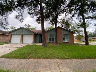 8043 Barnhill Drive, Humble, TX 77338