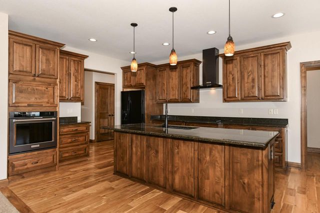 5125 Roamn WAY, Hartford, WI 53027