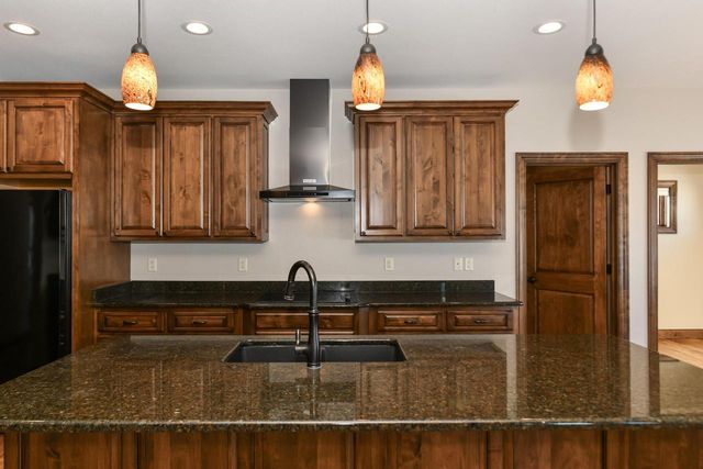 5125 Roamn WAY, Hartford, WI 53027