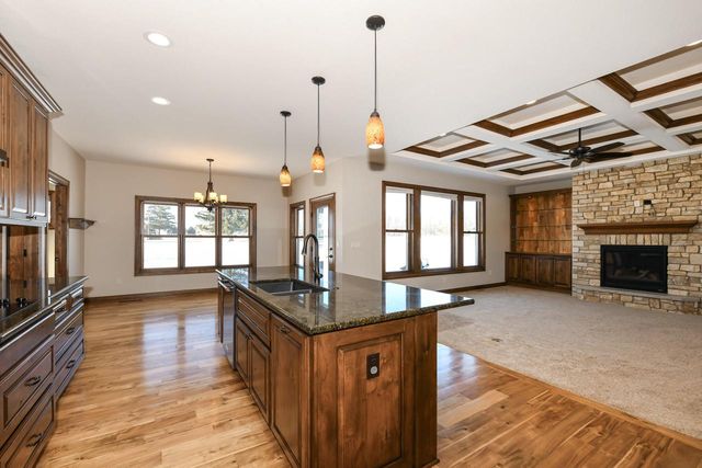 5125 Roamn WAY, Hartford, WI 53027