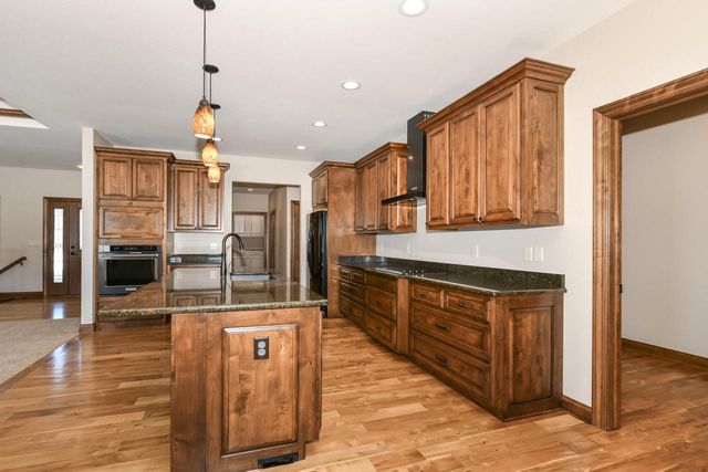 5125 Roamn WAY, Hartford, WI 53027