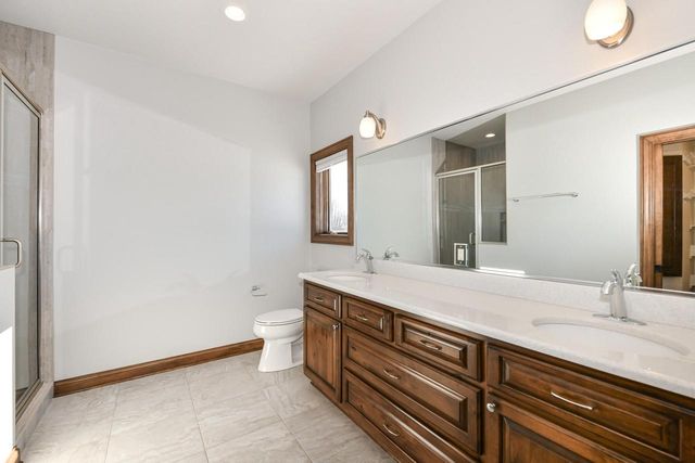 5125 Roamn WAY, Hartford, WI 53027