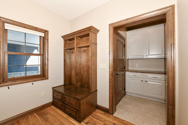 5125 Roamn WAY, Hartford, WI 53027