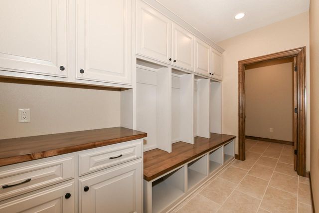 5125 Roamn WAY, Hartford, WI 53027