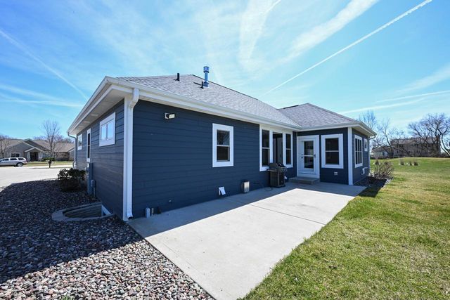 5125 Roamn WAY, Hartford, WI 53027