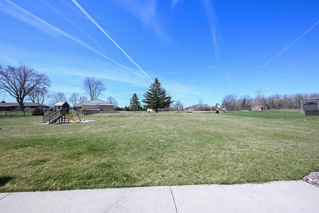 5125 Roamn WAY, Hartford, WI 53027