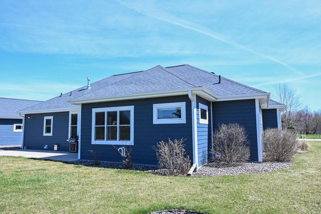5125 Roamn WAY, Hartford, WI 53027