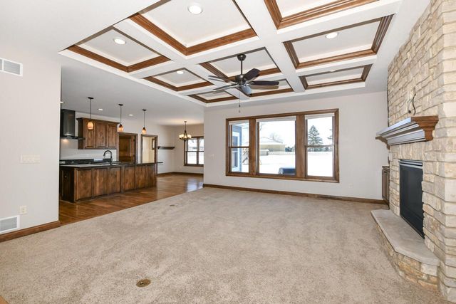 5125 Roamn WAY, Hartford, WI 53027