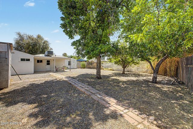1830 E CLARENDON Avenue, Phoenix, AZ 85016