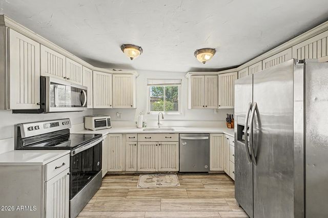 1830 E CLARENDON Avenue, Phoenix, AZ 85016