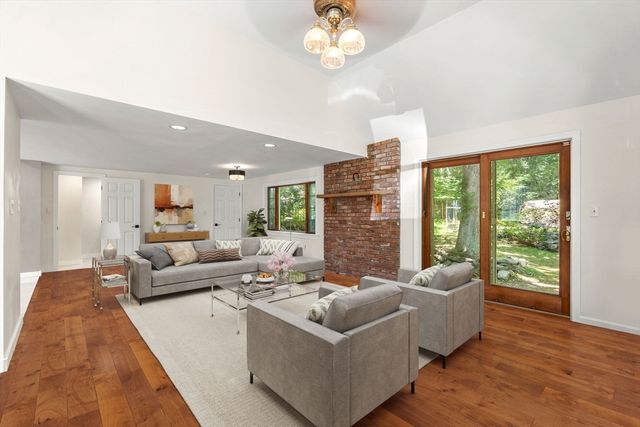 172 Tiffany Rd, Norwell, MA 02061