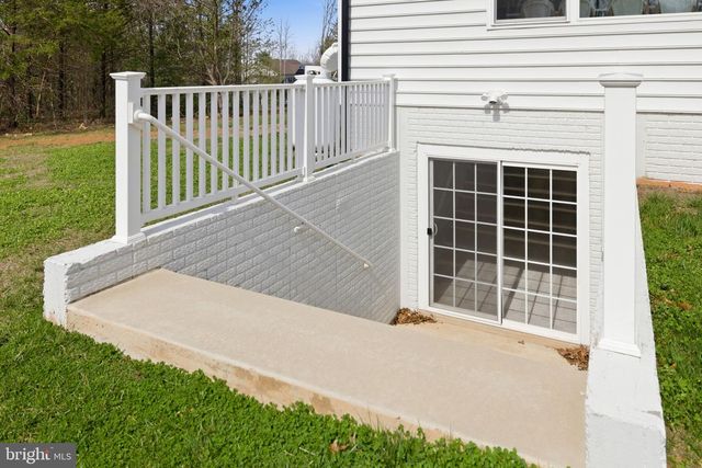 301 KINGDOM DR, Fredericksburg, VA 22406