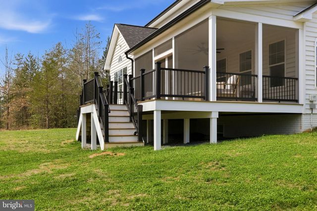 301 KINGDOM DR, Fredericksburg, VA 22406