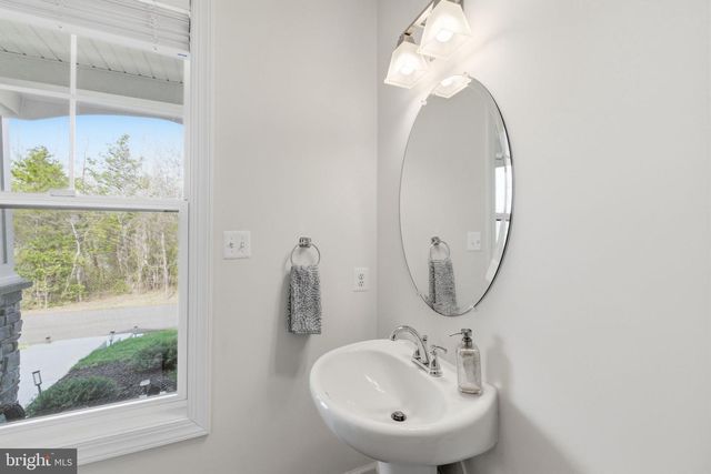 301 KINGDOM DR, Fredericksburg, VA 22406