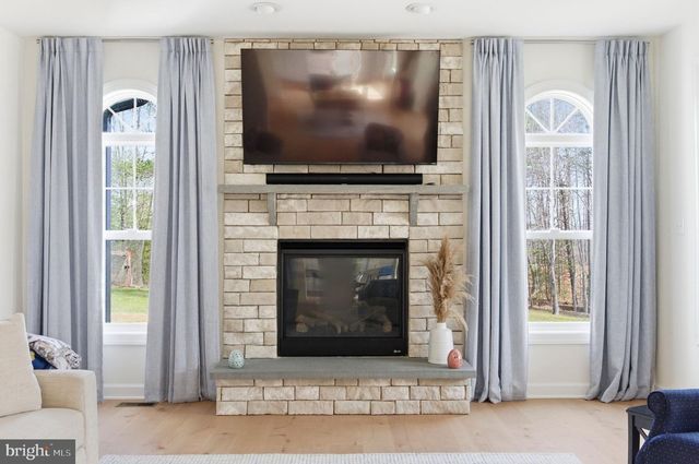 301 KINGDOM DR, Fredericksburg, VA 22406