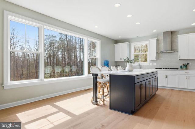 301 KINGDOM DR, Fredericksburg, VA 22406