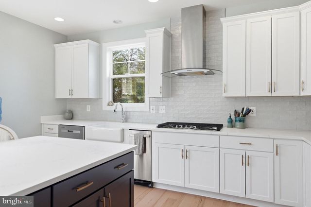 301 KINGDOM DR, Fredericksburg, VA 22406