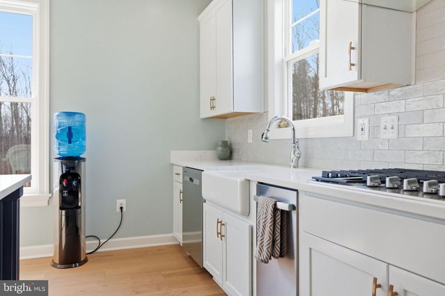 301 KINGDOM DR, Fredericksburg, VA 22406