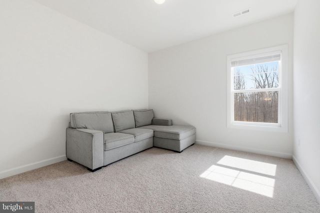 301 KINGDOM DR, Fredericksburg, VA 22406