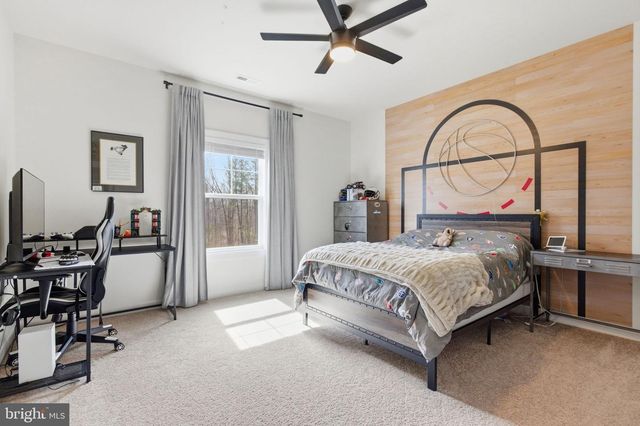 301 KINGDOM DR, Fredericksburg, VA 22406