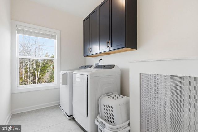 301 KINGDOM DR, Fredericksburg, VA 22406