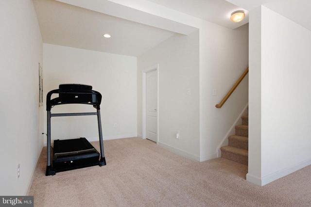 301 KINGDOM DR, Fredericksburg, VA 22406