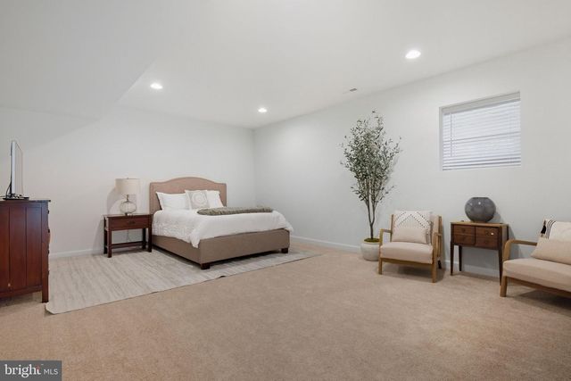 301 KINGDOM DR, Fredericksburg, VA 22406