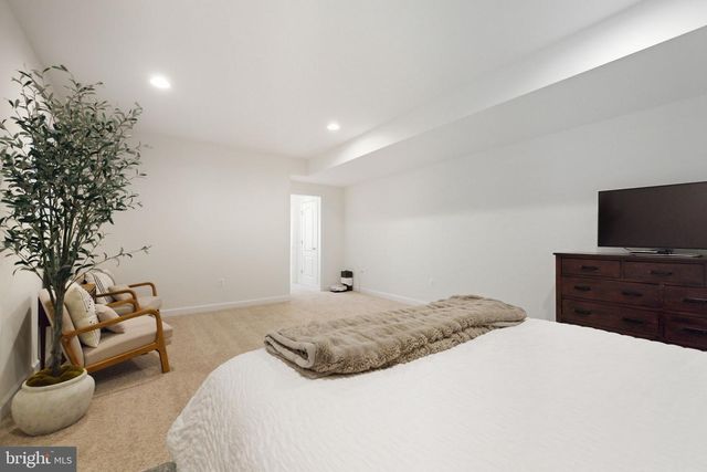 301 KINGDOM DR, Fredericksburg, VA 22406