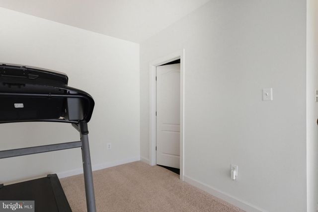 301 KINGDOM DR, Fredericksburg, VA 22406