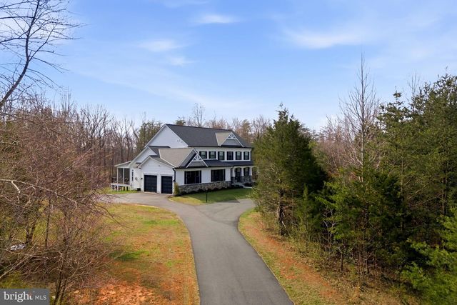 301 KINGDOM DR, Fredericksburg, VA 22406