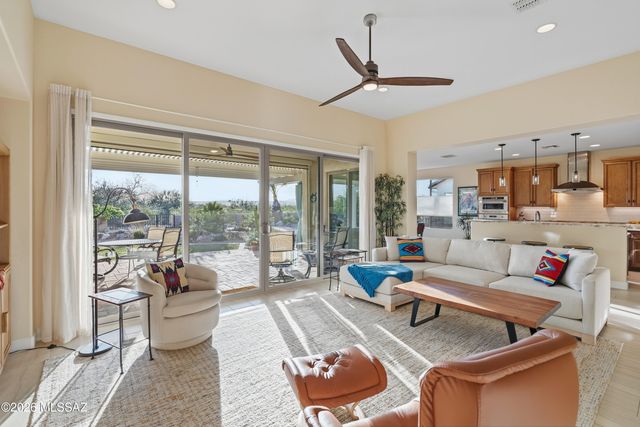 2272 E Madera Plateau Drive, Green Valley, AZ 85614