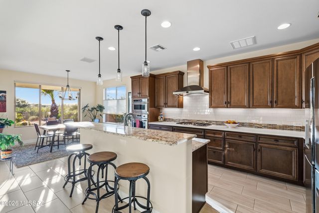 2272 E Madera Plateau Drive, Green Valley, AZ 85614