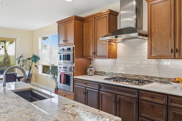 2272 E Madera Plateau Drive, Green Valley, AZ 85614