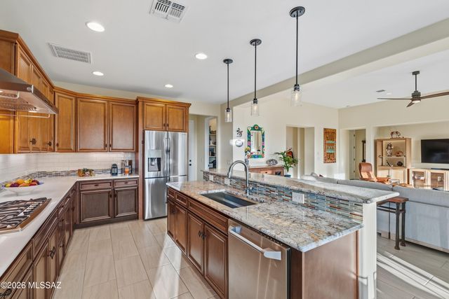 2272 E Madera Plateau Drive, Green Valley, AZ 85614