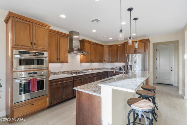 2272 E Madera Plateau Drive, Green Valley, AZ 85614