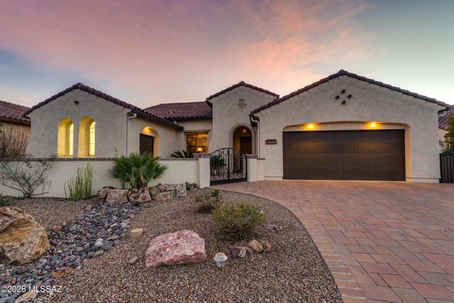2272 E Madera Plateau Drive, Green Valley, AZ 85614