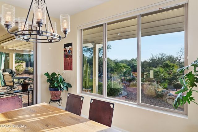 2272 E Madera Plateau Drive, Green Valley, AZ 85614