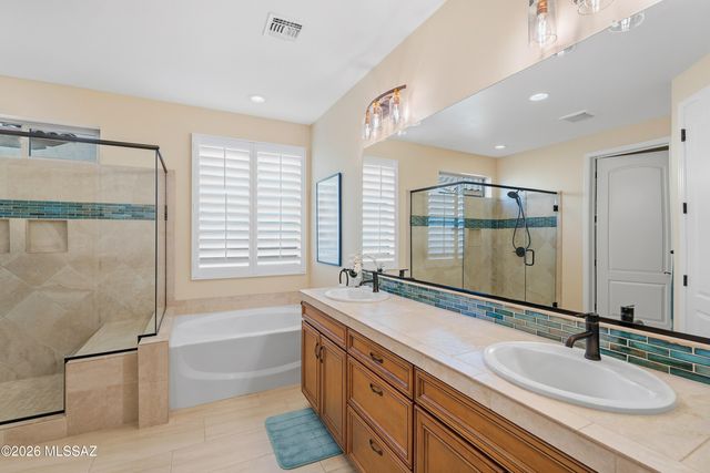 2272 E Madera Plateau Drive, Green Valley, AZ 85614