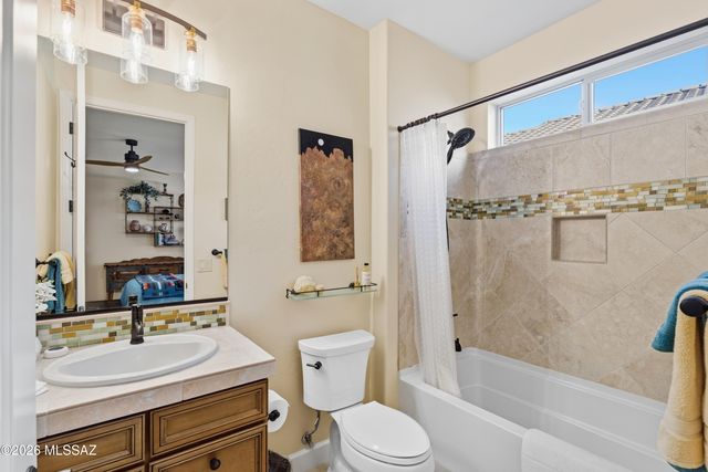 2272 E Madera Plateau Drive, Green Valley, AZ 85614