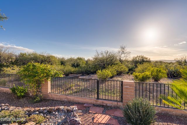 2272 E Madera Plateau Drive, Green Valley, AZ 85614