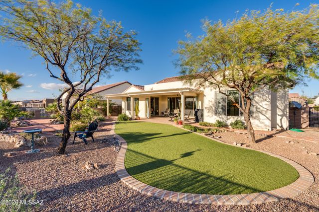 2272 E Madera Plateau Drive, Green Valley, AZ 85614