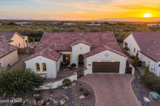 2272 E Madera Plateau Drive, Green Valley, AZ 85614