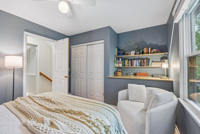 26W473 Parkway Drive, Winfield, IL 60190