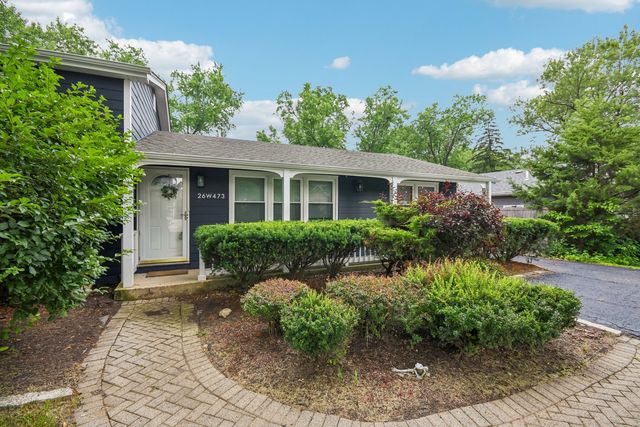 26W473 Parkway Drive, Winfield, IL 60190