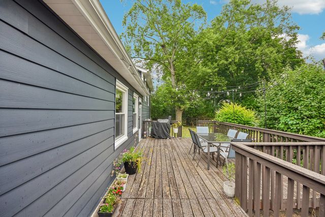 26W473 Parkway Drive, Winfield, IL 60190