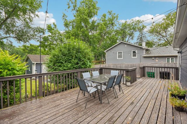 26W473 Parkway Drive, Winfield, IL 60190
