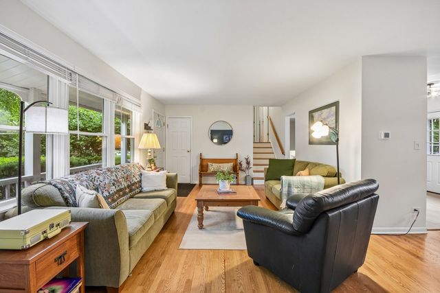 26W473 Parkway Drive, Winfield, IL 60190