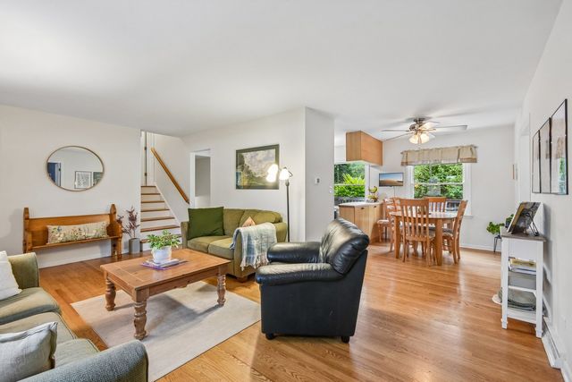 26W473 Parkway Drive, Winfield, IL 60190