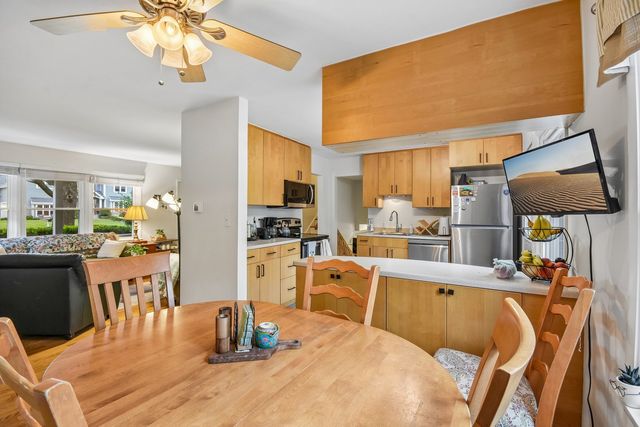 26W473 Parkway Drive, Winfield, IL 60190