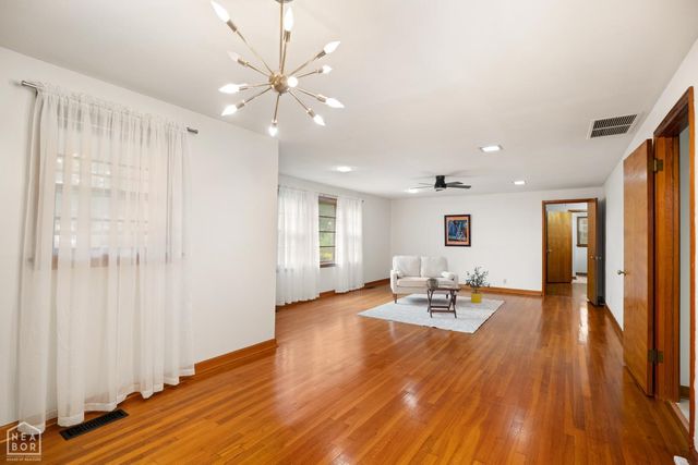 205 Central Ave, Bay, AR 72411